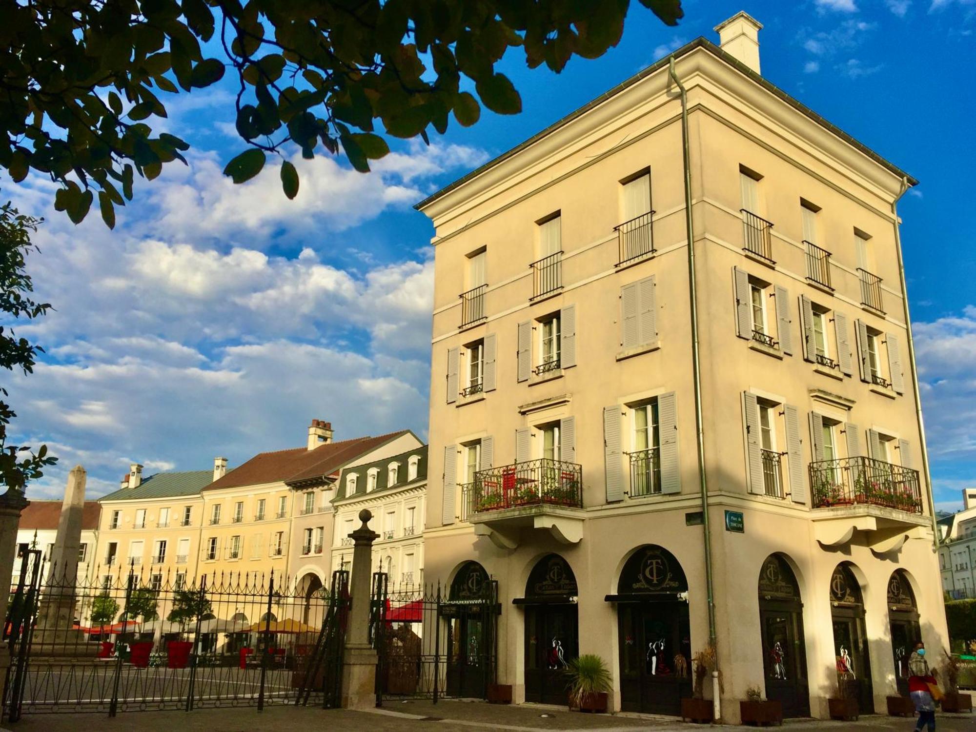 Appt Vue Place De Toscane - 4min Disneyland-paris Apartamento *